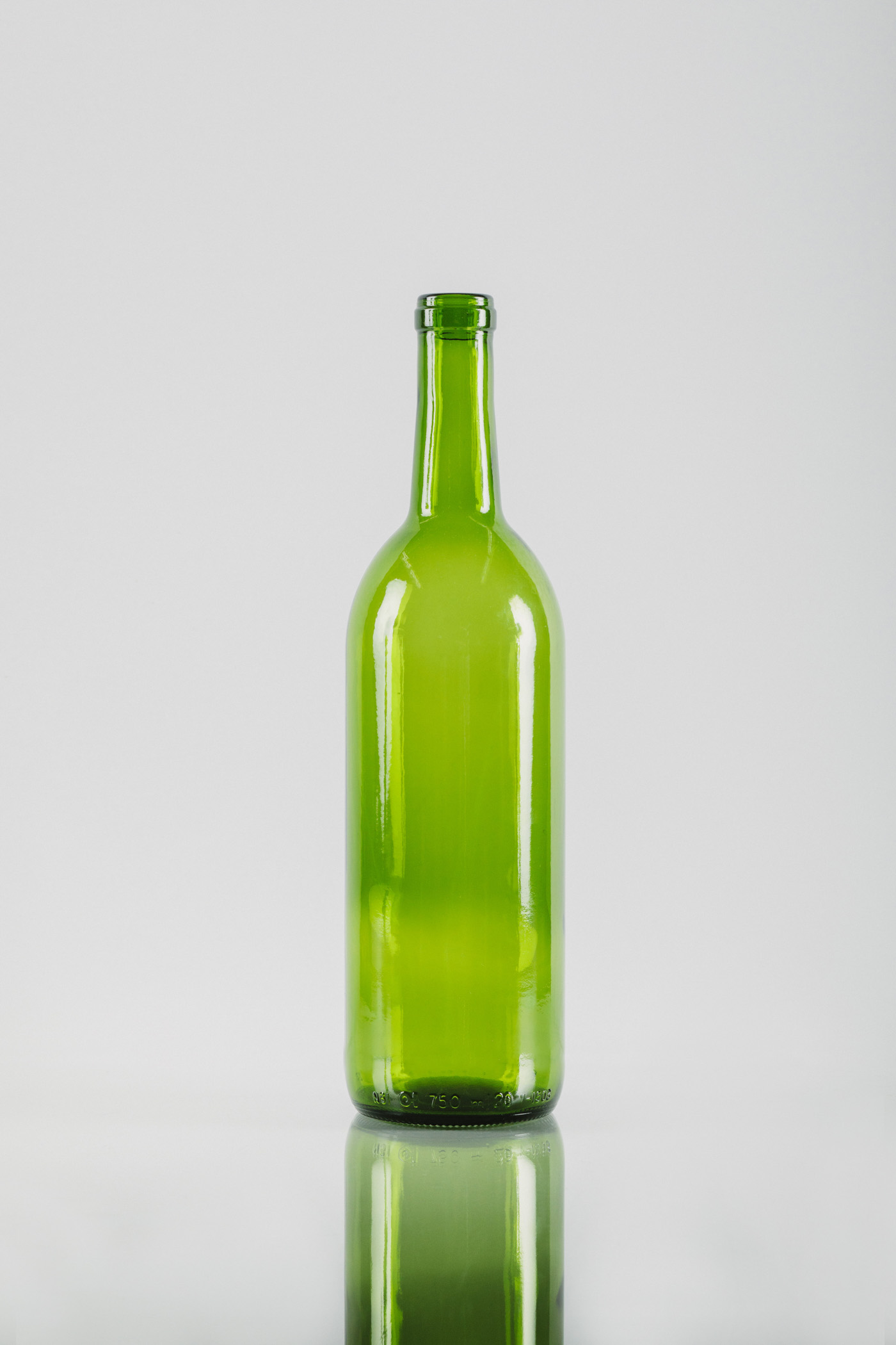 Wine Bottle - Green - 750 mL